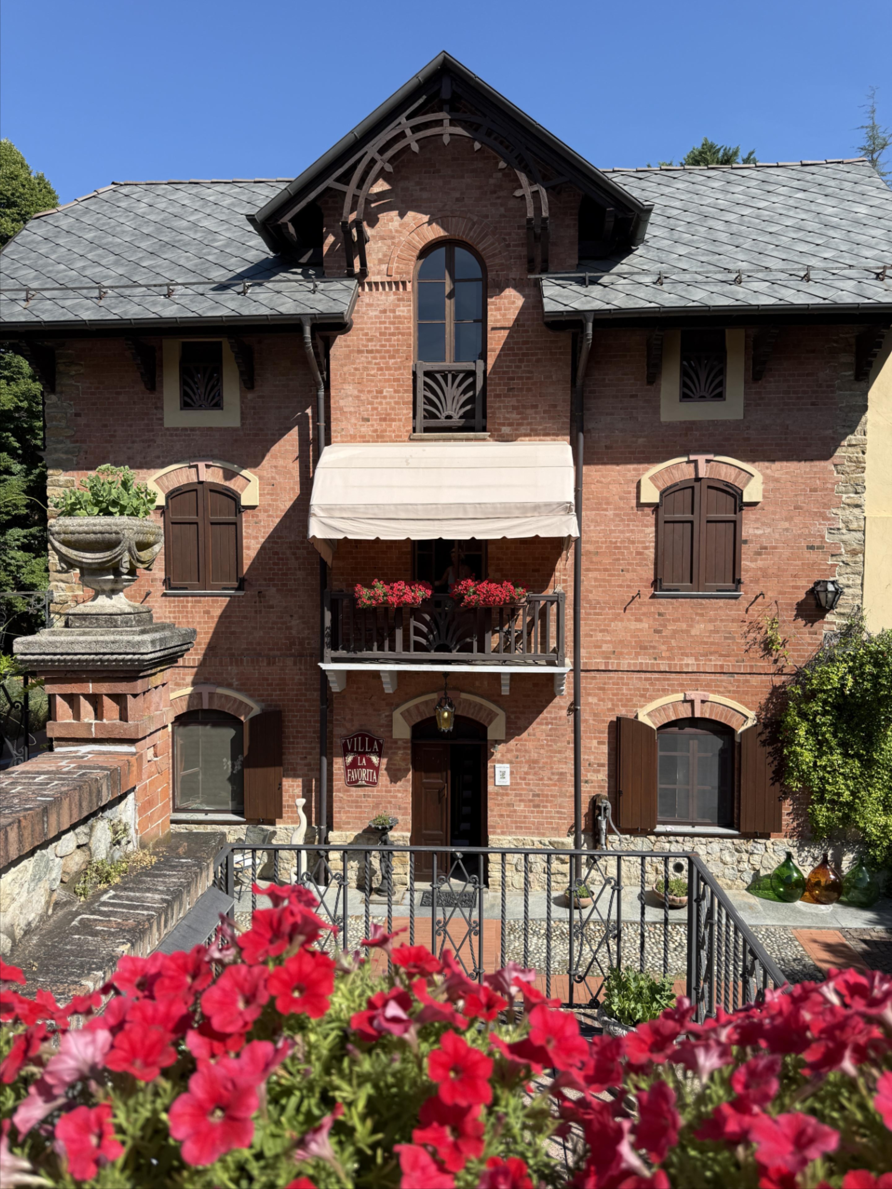Så ekte som kan kan få det: Noen ganger er man heldigere enn man kunne trodd. Dette hotellet var i ekte Italiensk stil med et personale man elsket ved første øyekast.